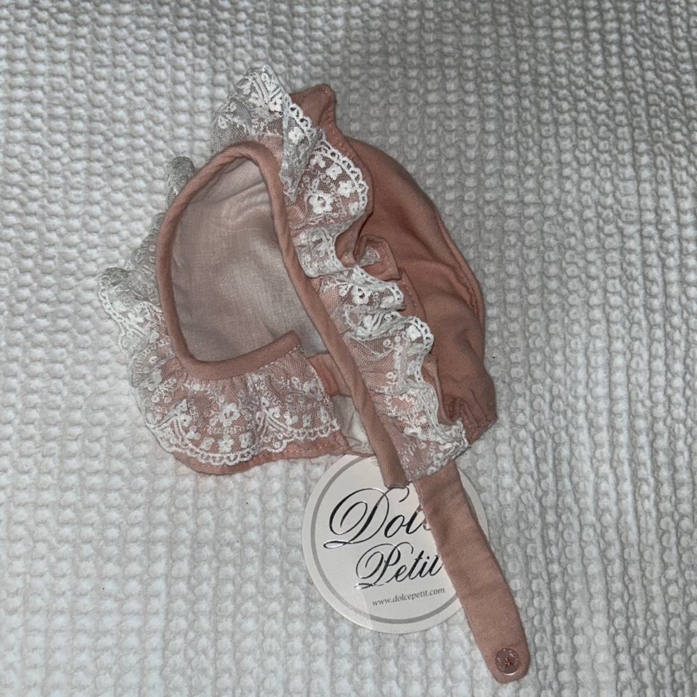 ✨NEW!!✨ NWT Dolce Petit baby girl bonnet 3M